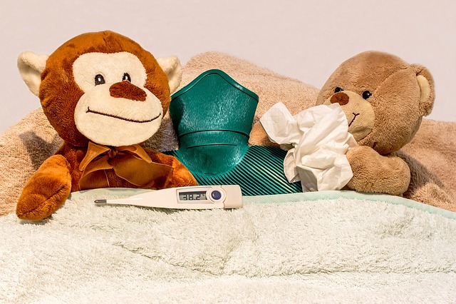 Kołdra i poduszka dla niemowlaka – postaw na jakość